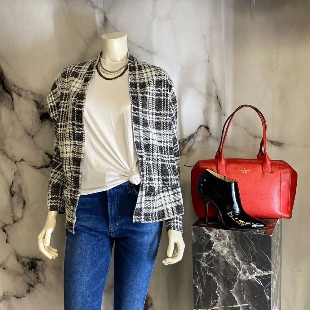 *BKE Black and white knitted checkered sweater